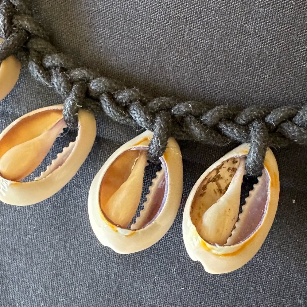 Shell Choker - image 3